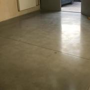 Pokazowe polerowanie podłogi betonowej u klienta.